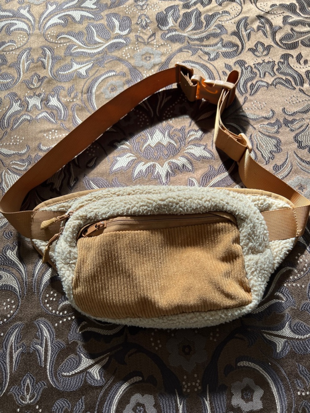 Plush Sherpa funny pack  in Camel